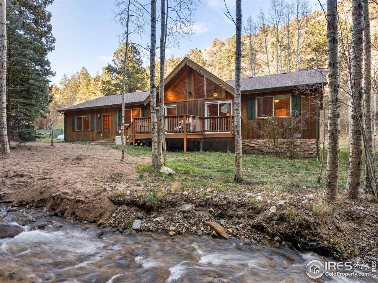 1035 Streamside Dr - Photo 1