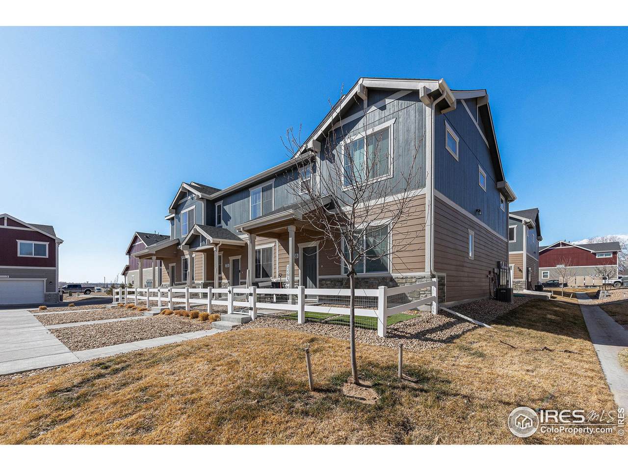 255 Penguin St - Photo 1