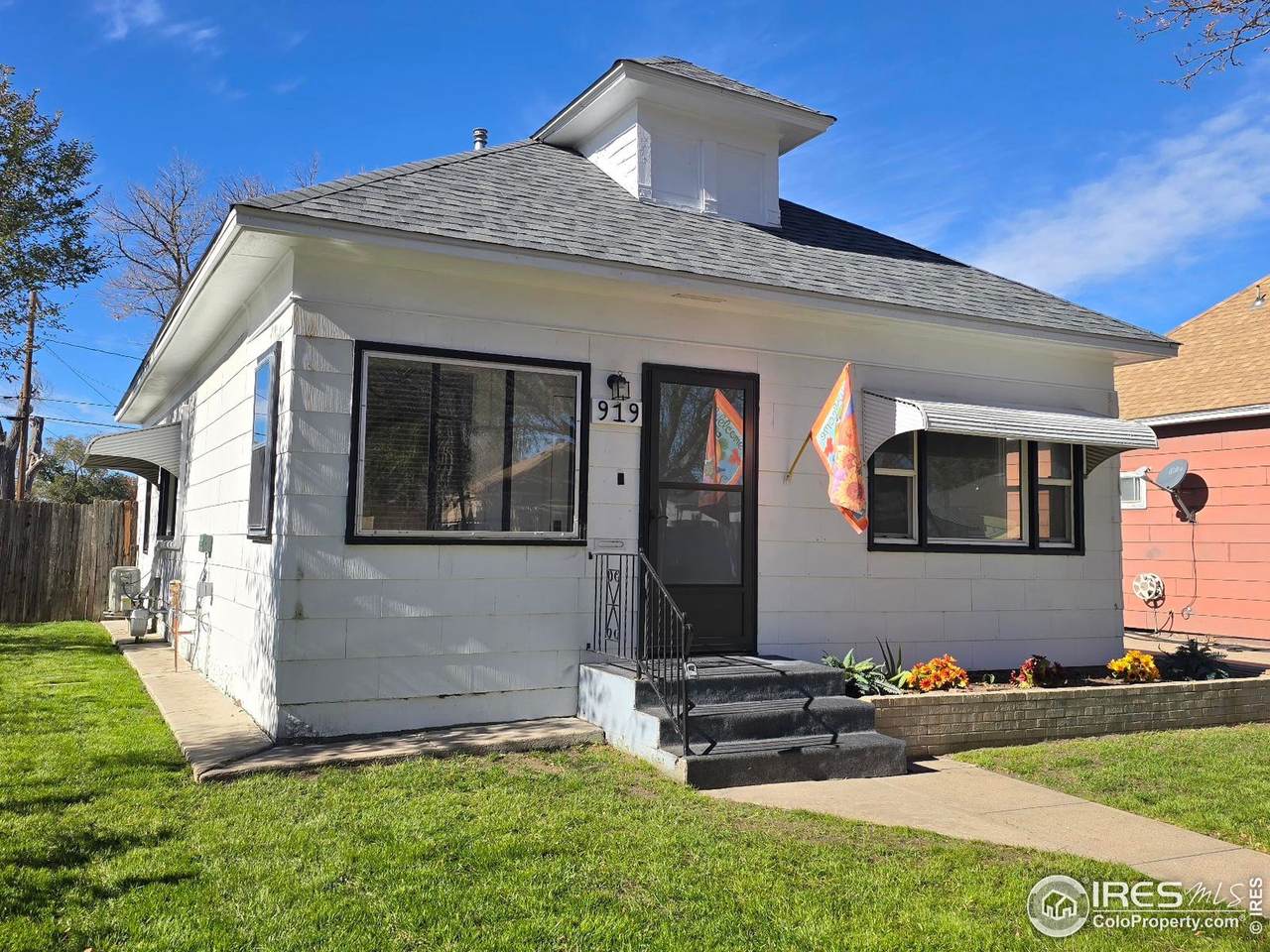 919 State St - Photo 1