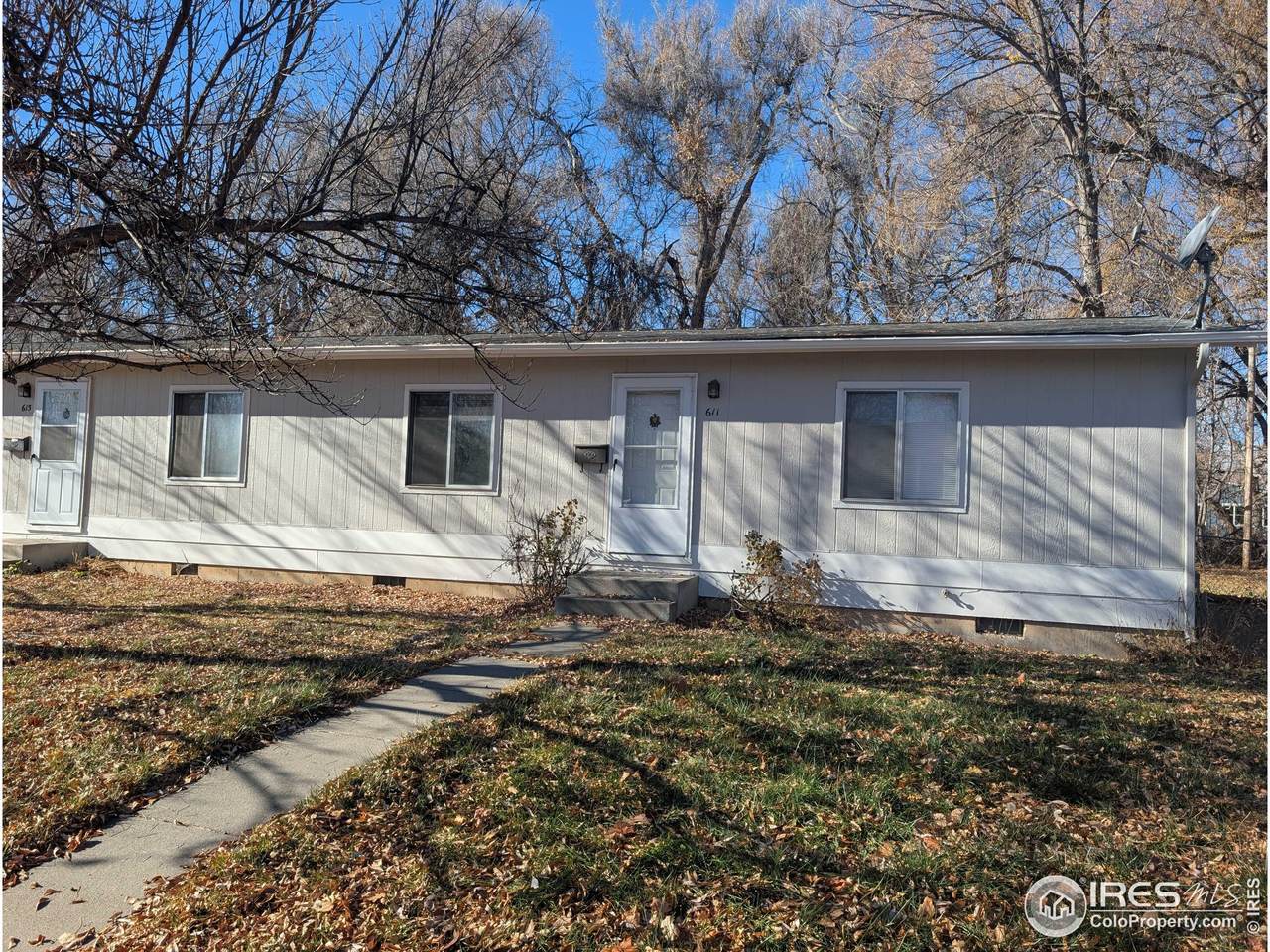 611 Bryan Ave - Photo 1