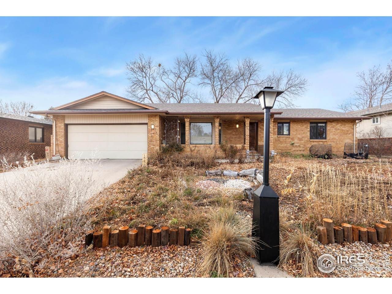 1551 Vivian St - Photo 1
