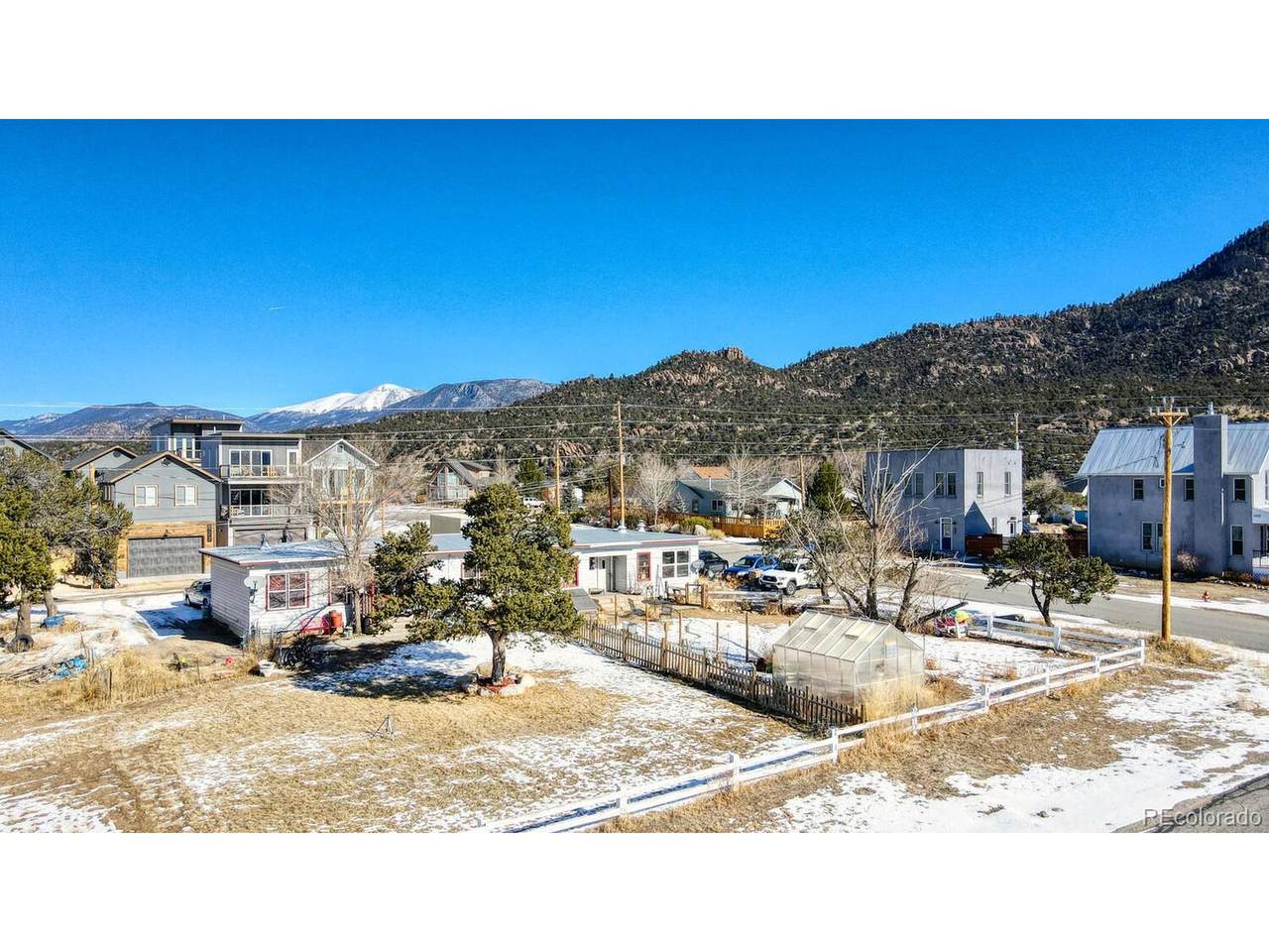 424 Pinon St - Photo 1