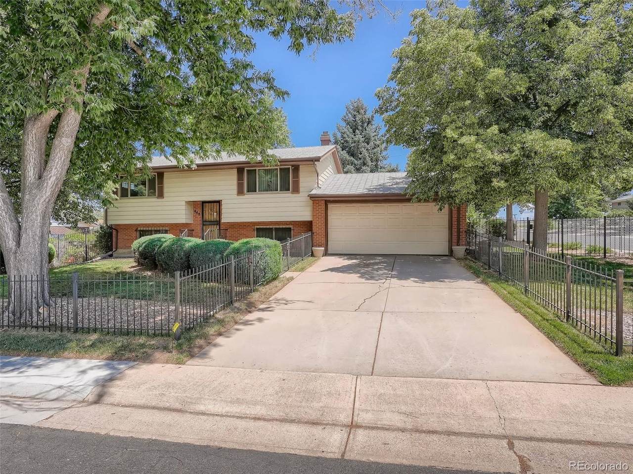 448 Victor Way - Photo 1