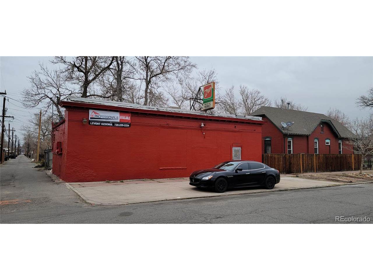 1115 11th Ave - Photo 1