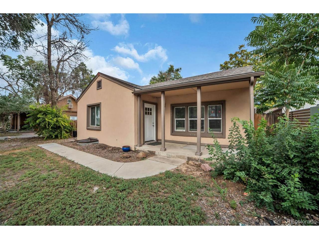 1666 Kendall St - Photo 1