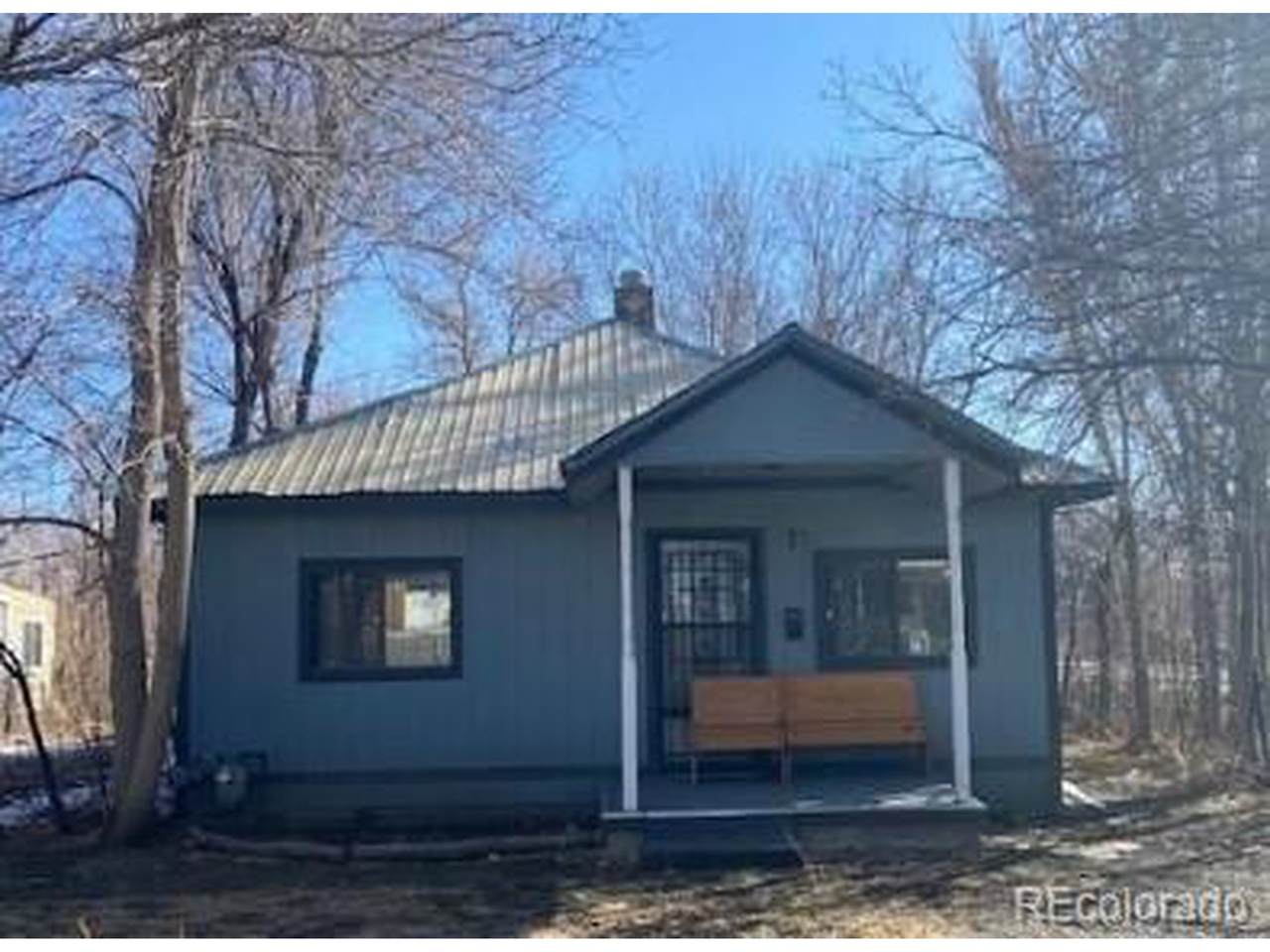 702 Linden Ave - Photo 1
