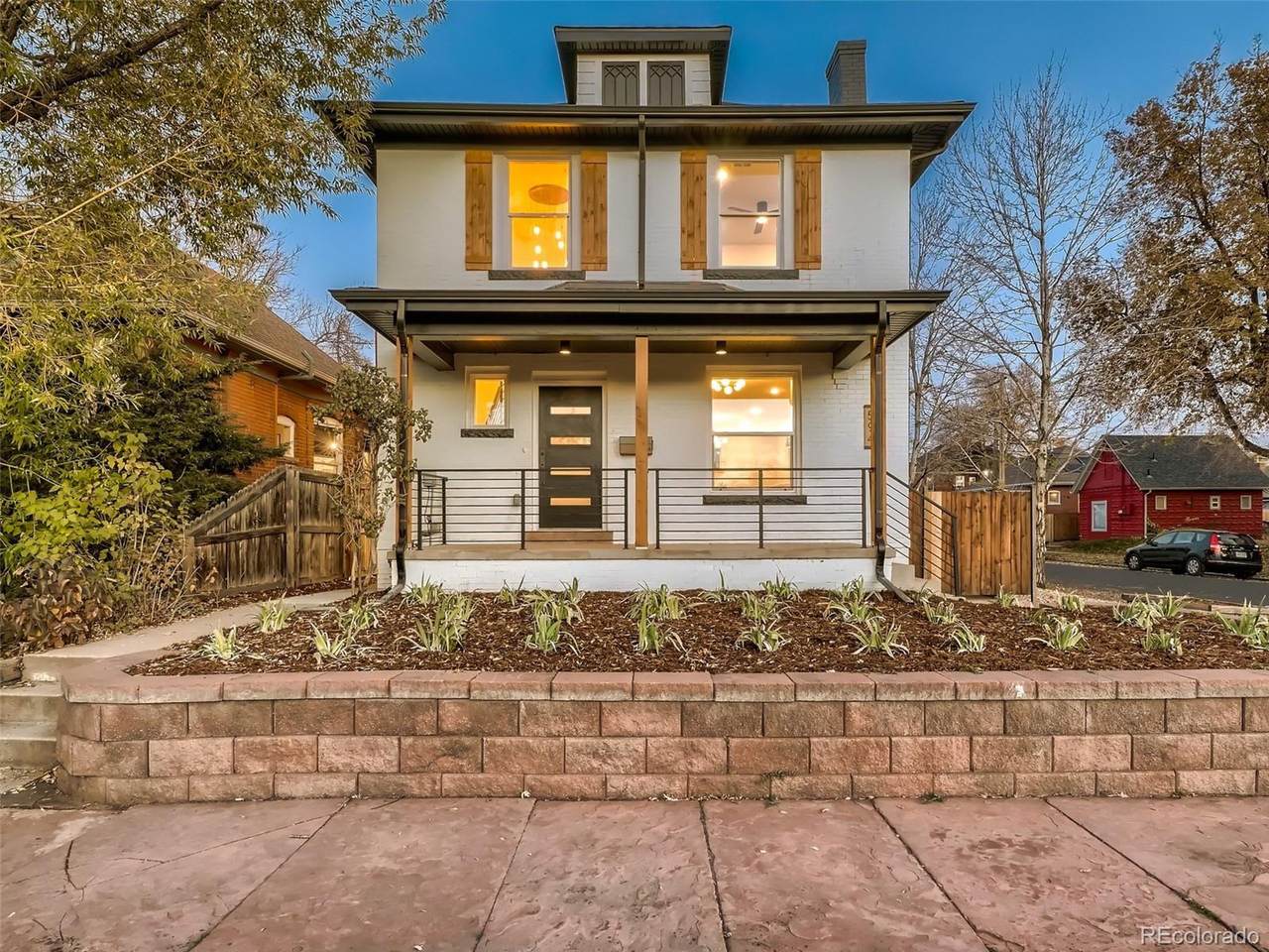 594 Grant St - Photo 1