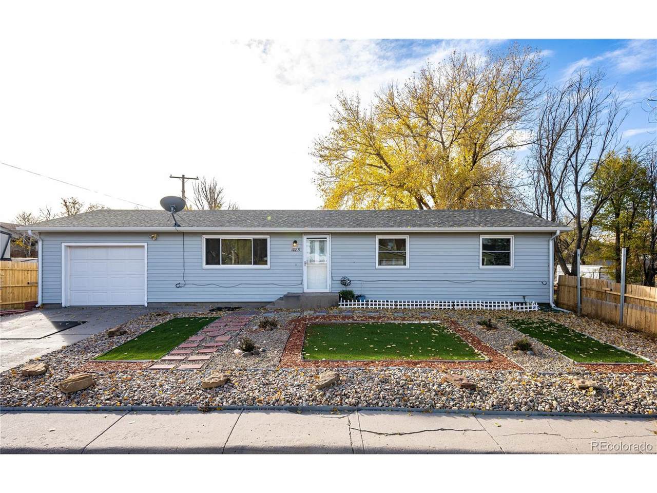 1085 6th St - Photo 1
