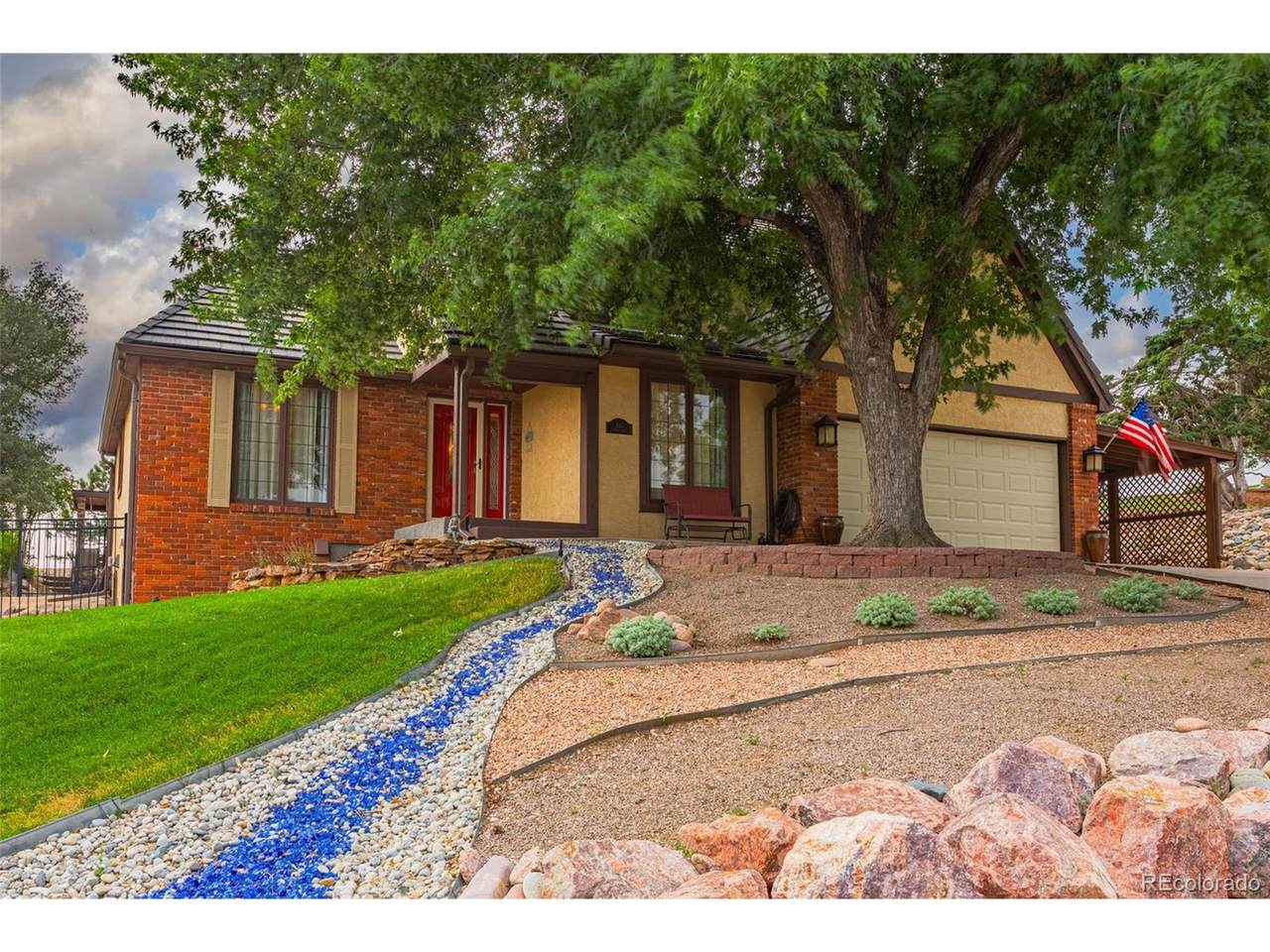 535 Thames Dr - Photo 1