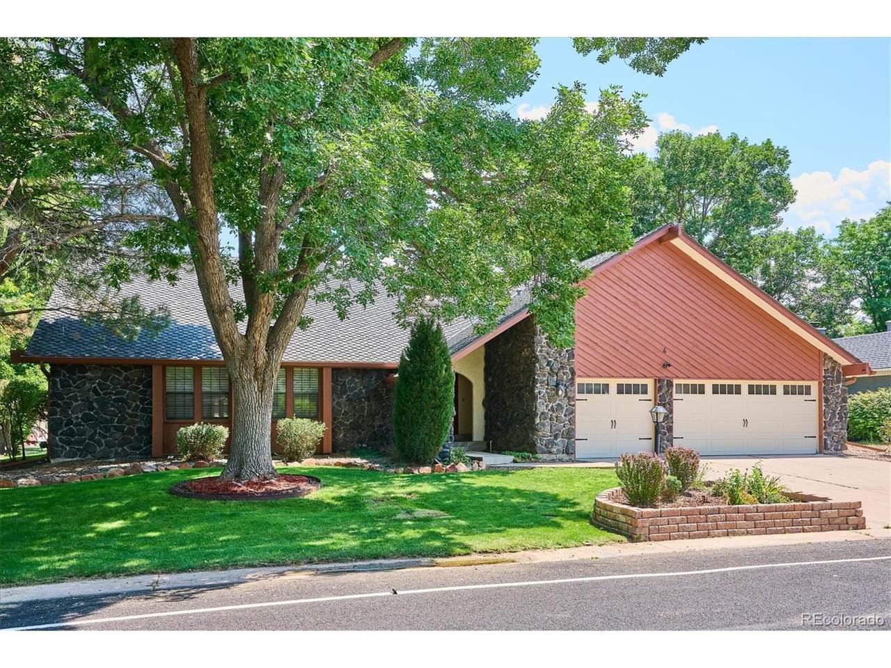 4 Village Ct - Photo 1