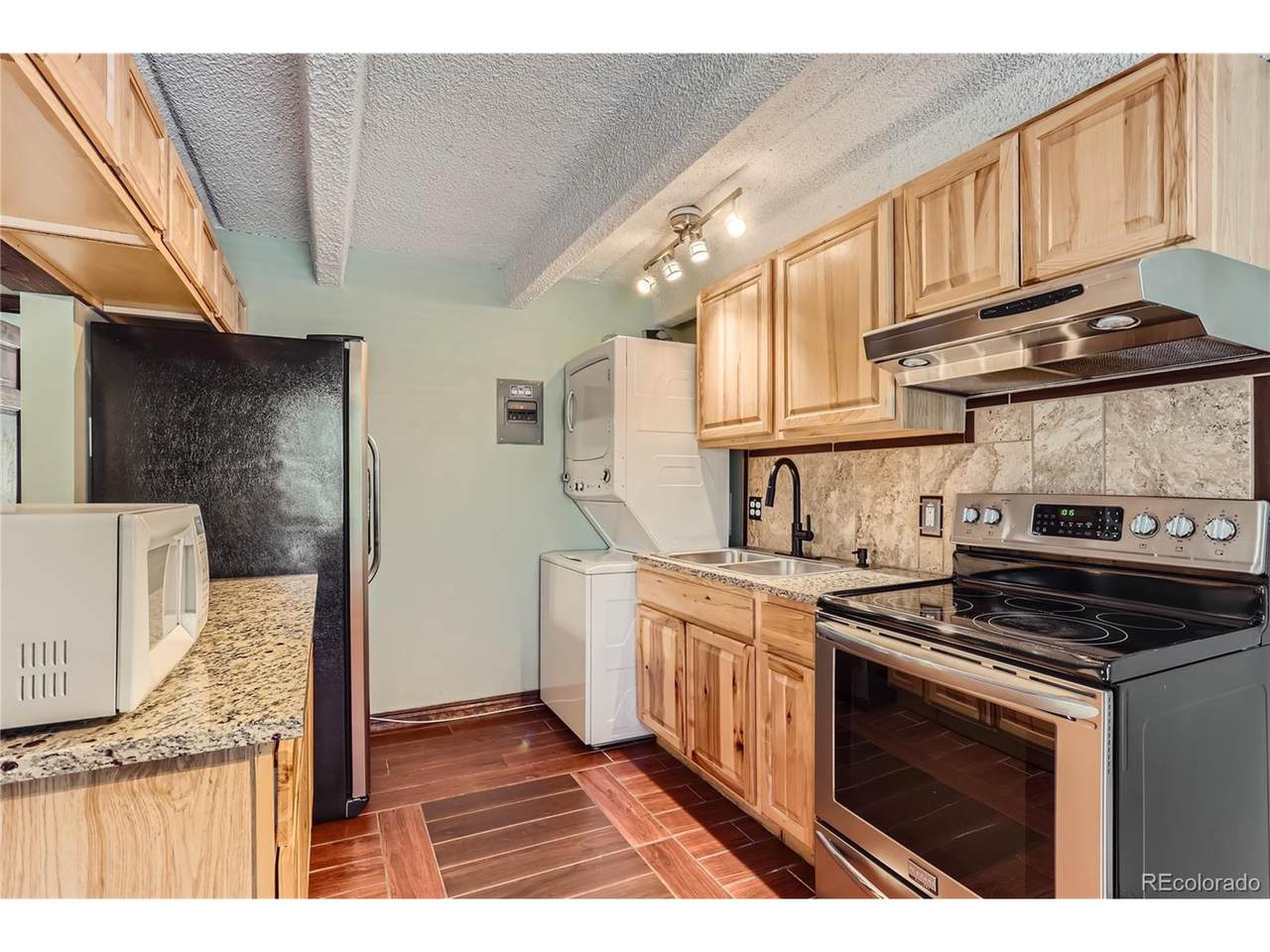 1180 Yosemite St - Photo 1