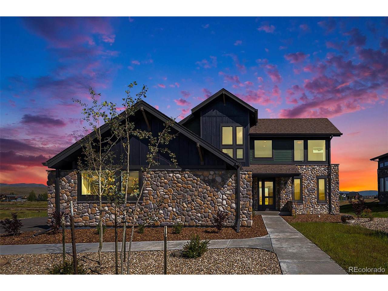 400 Thompson Ave - Photo 1