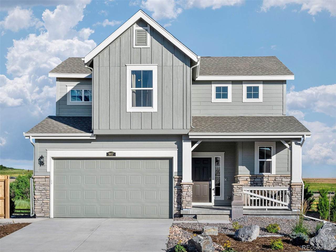 907 Beverly St - Photo 1