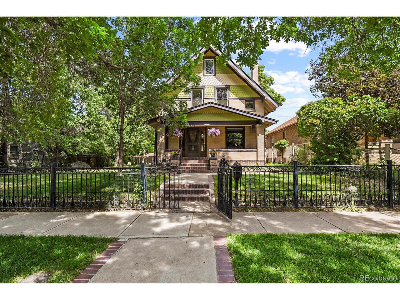 2716 Vine St - Photo 1