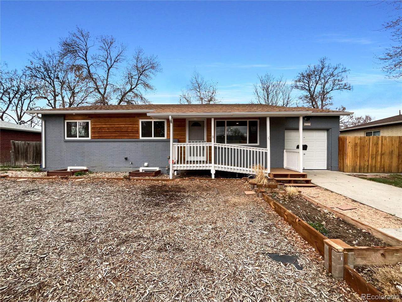 6757 Lee St - Photo 1