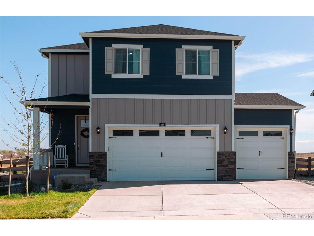236 Racer St - Photo 1