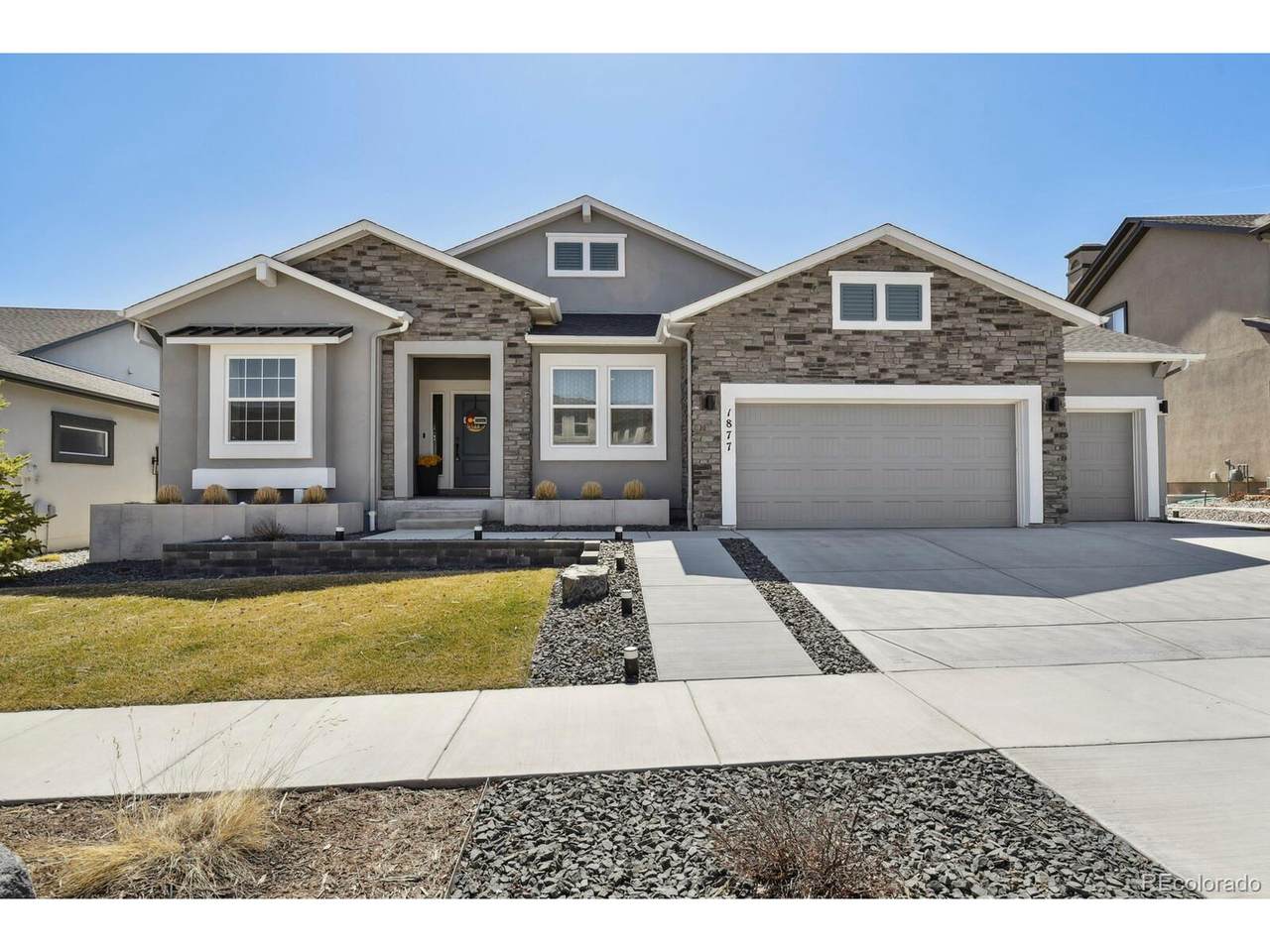 1877 Walnut Creek Ct - Photo 1
