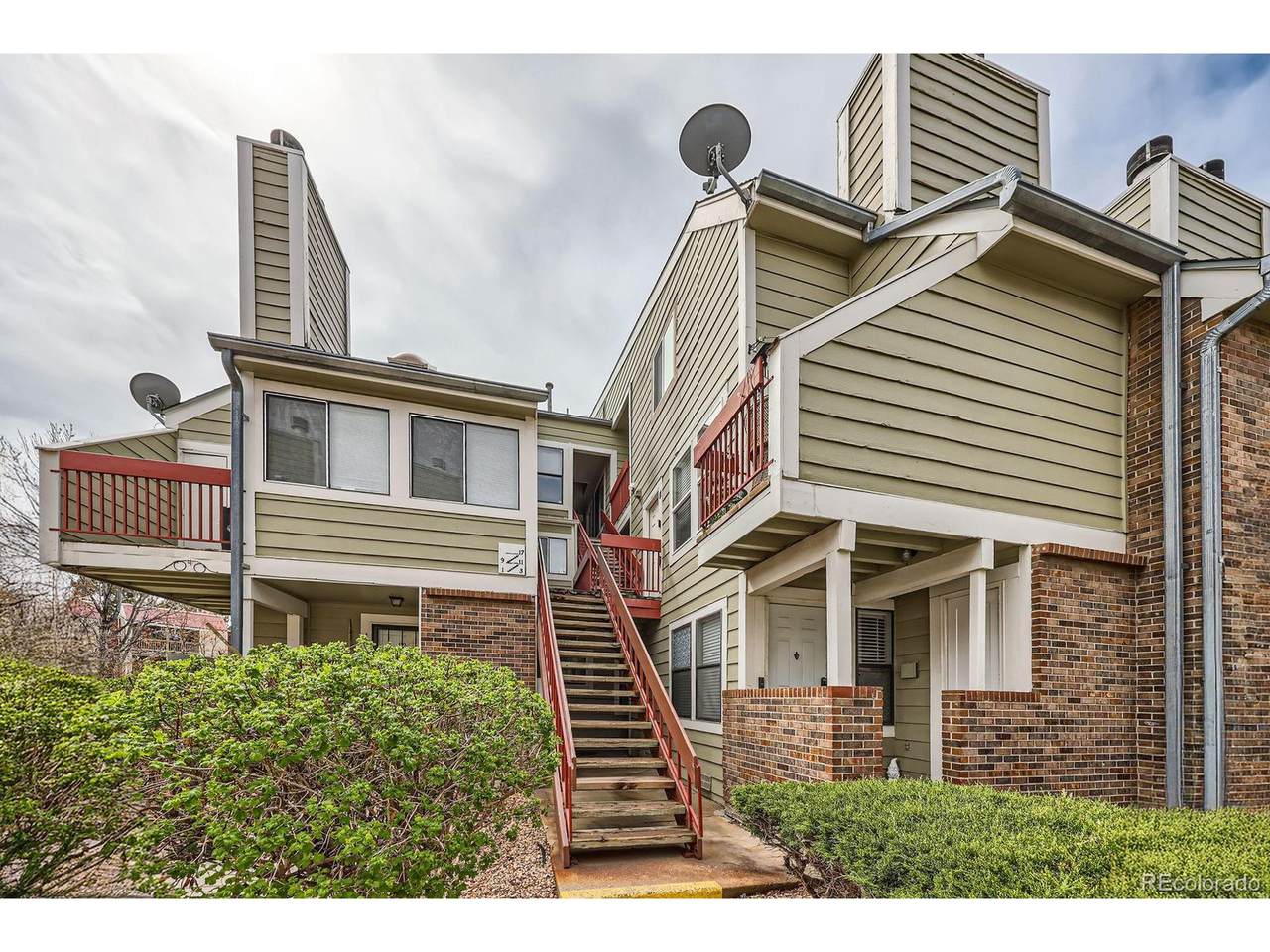 932 Dearborn St - Photo 1