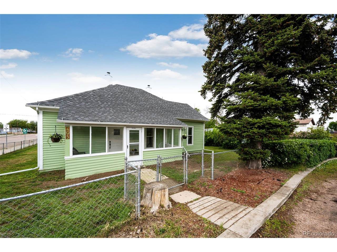 495 Golden St - Photo 1