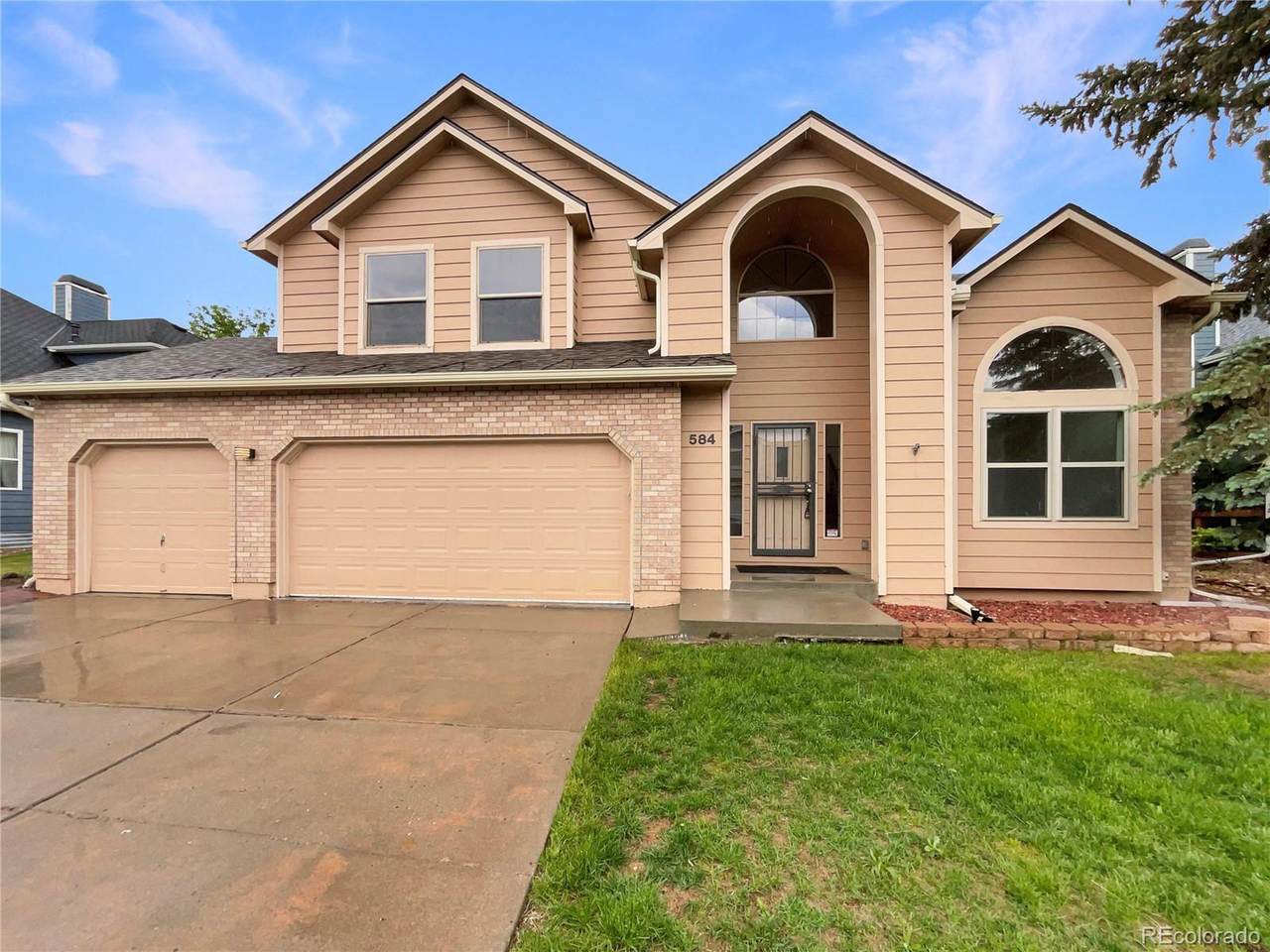 584 Prestwick Way - Photo 1