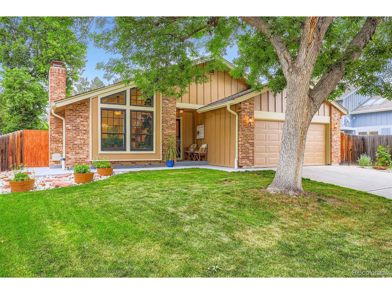 8845 81st Dr - Photo 1