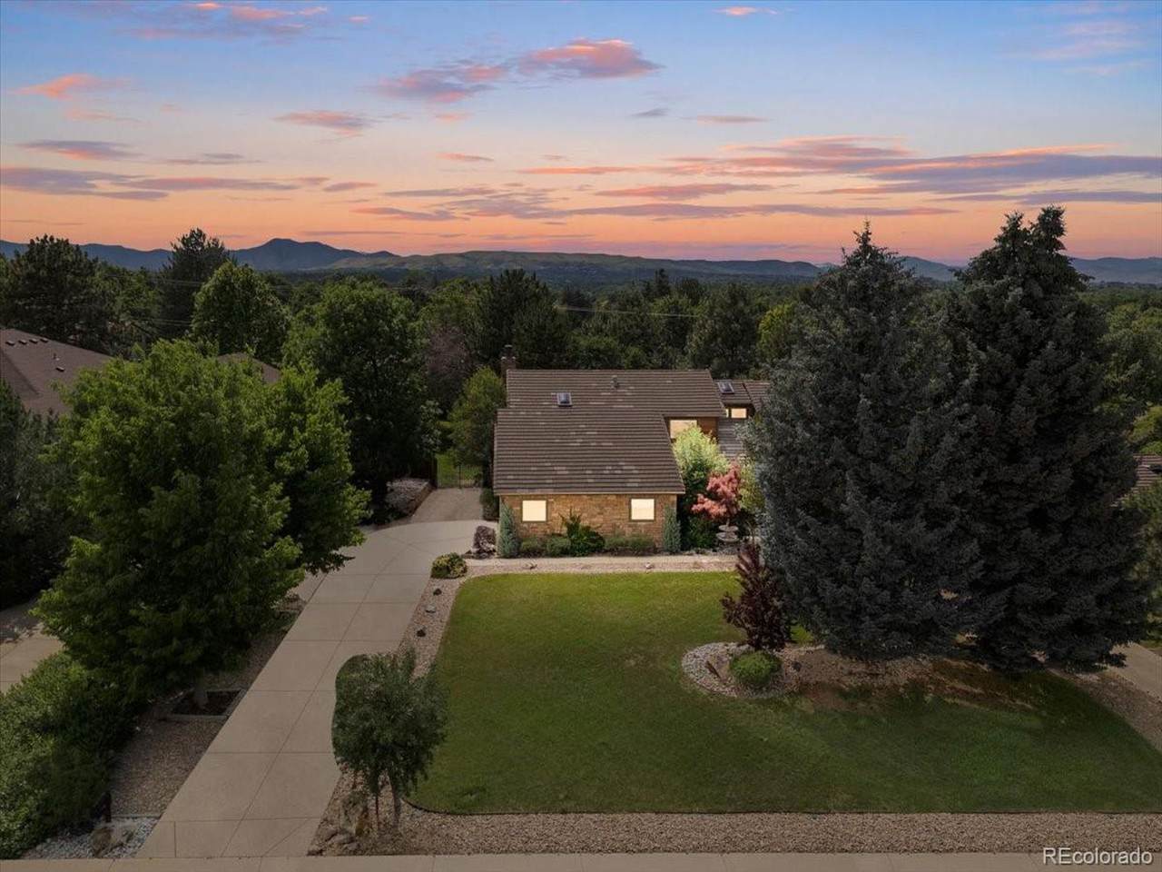 1025 Butler Way - Photo 1