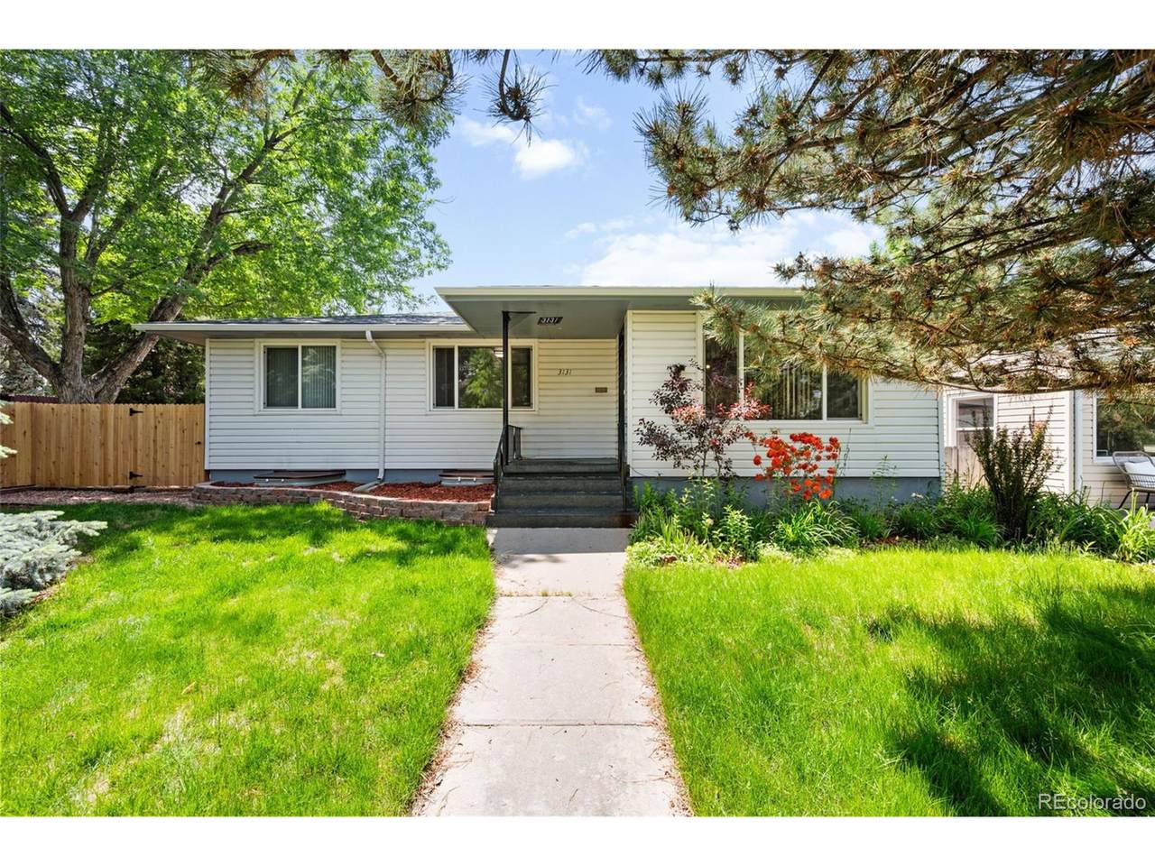3131 Washington St - Photo 1
