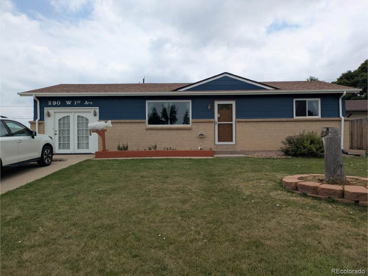 290 1st Ave - Photo 1