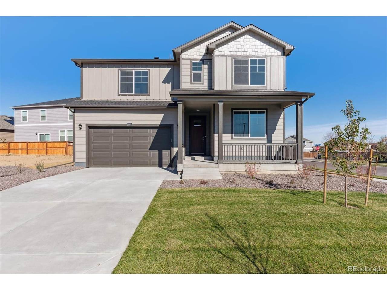 1671 Pinnacle Ave - Photo 1