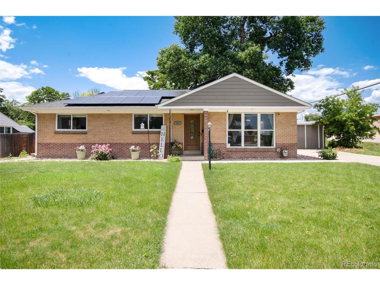 585 Estes St - Photo 1