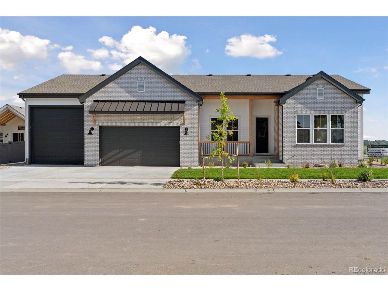 1425 Burt Ave - Photo 1