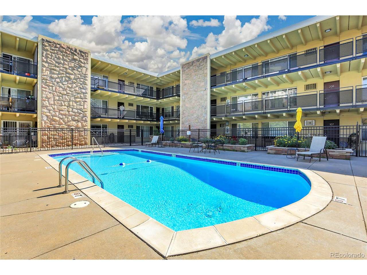 250 Pearl St - Photo 1