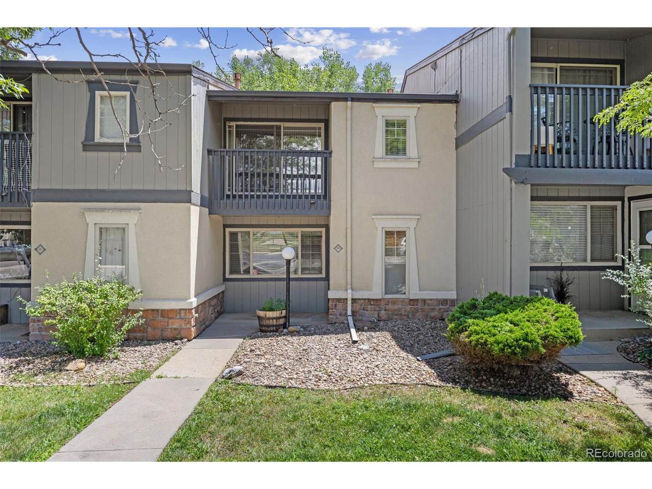 800 Moorhead Cir - Photo 1