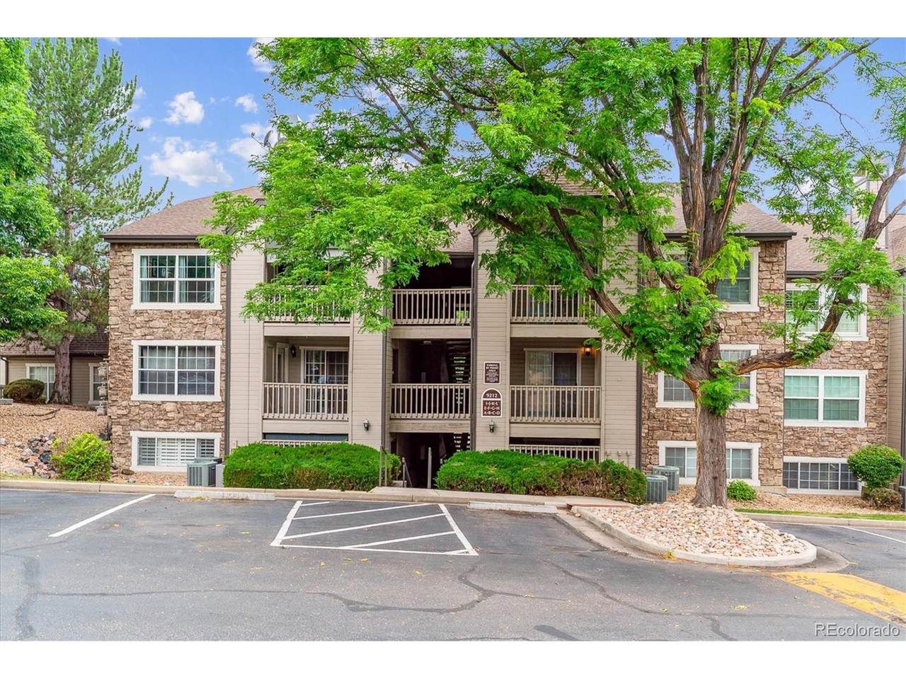 9212 Arbor Cir - Photo 1