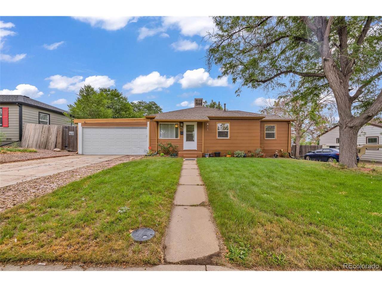 8910 Poze Blvd - Photo 1