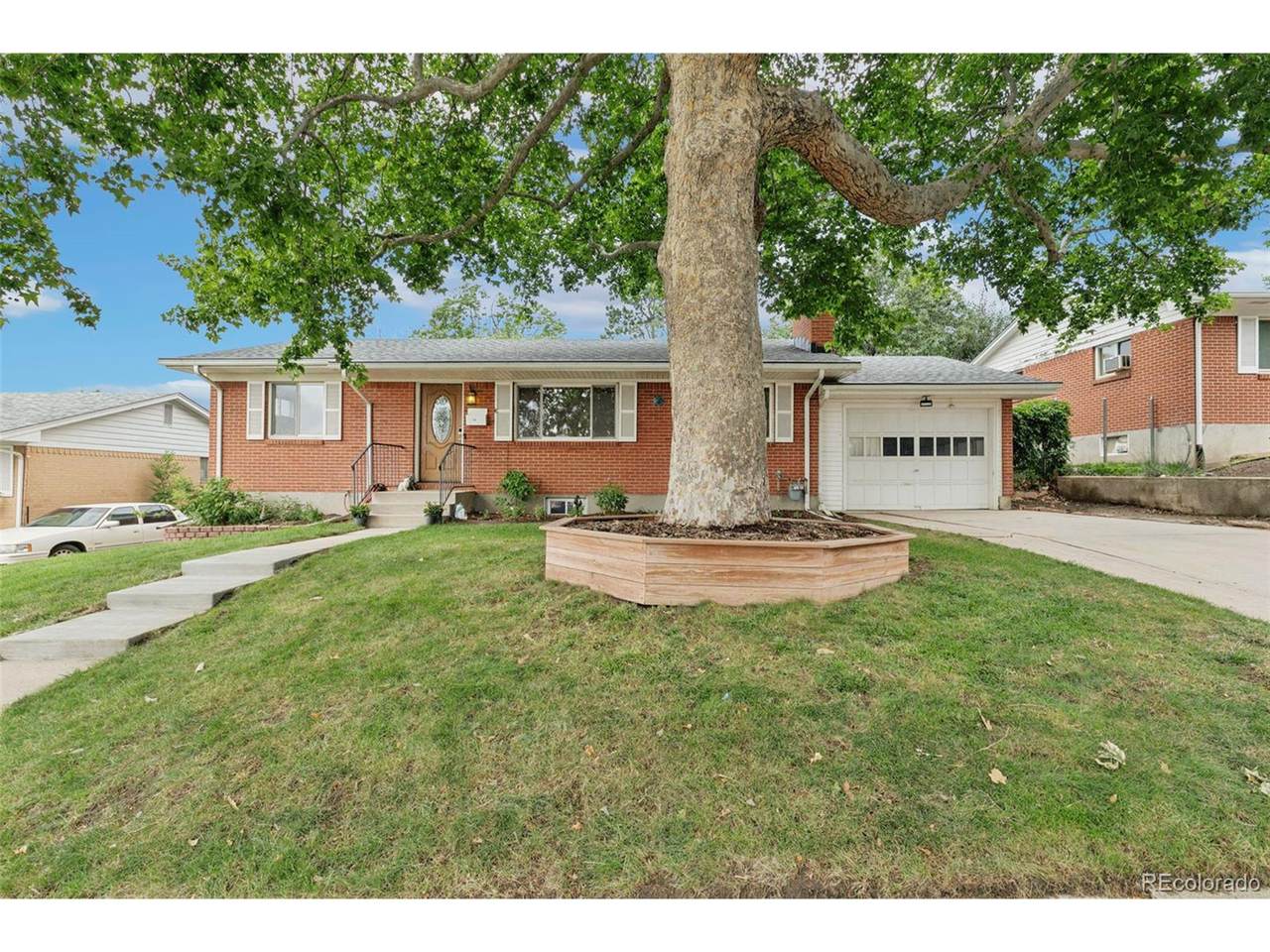 18 Garland Ave - Photo 1