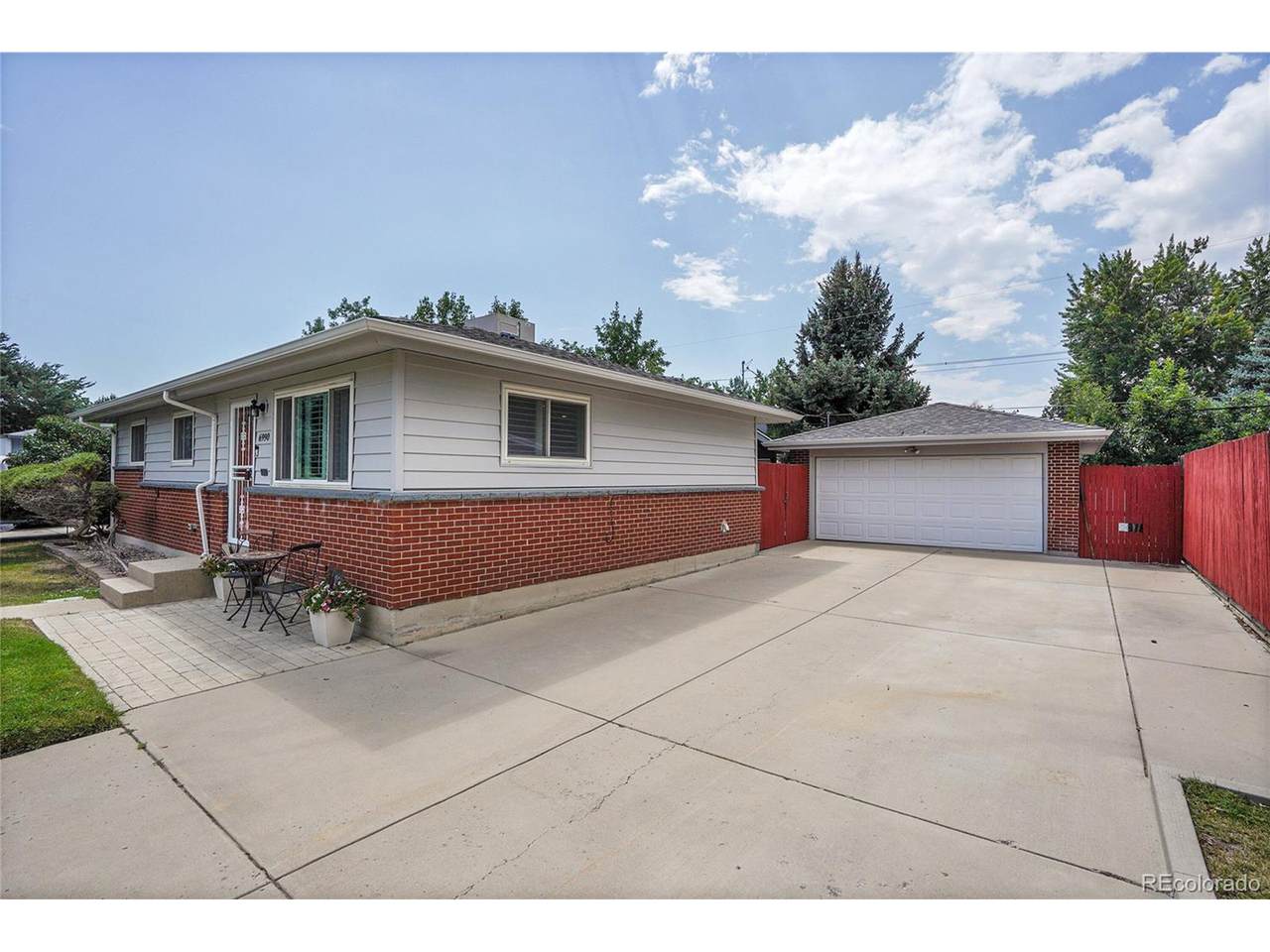 6990 Oregon Dr - Photo 1