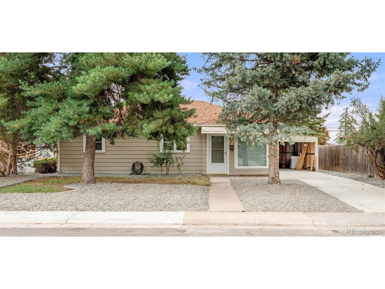 818 Uvalda St - Photo 1