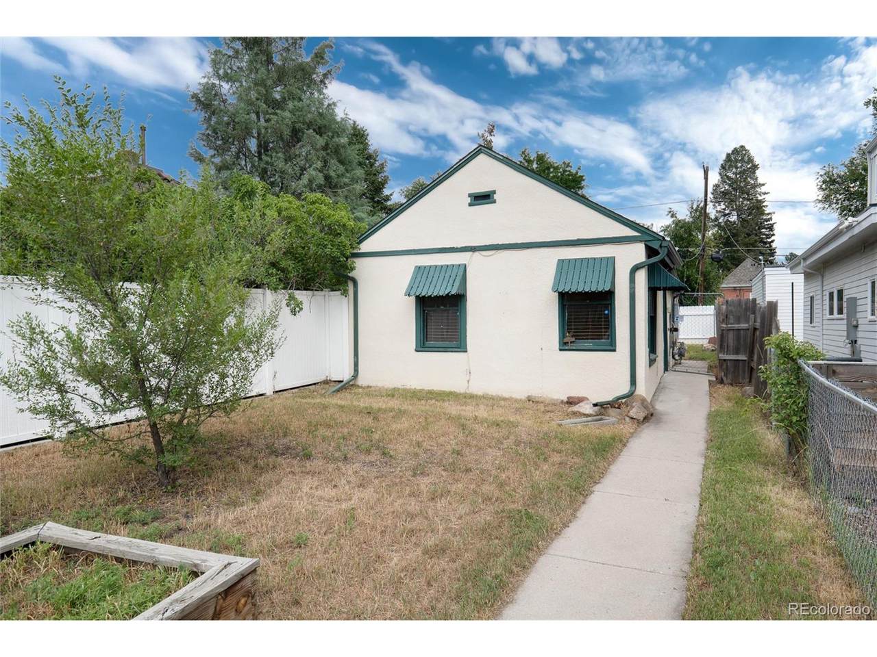 2568 Eaton St - Photo 1