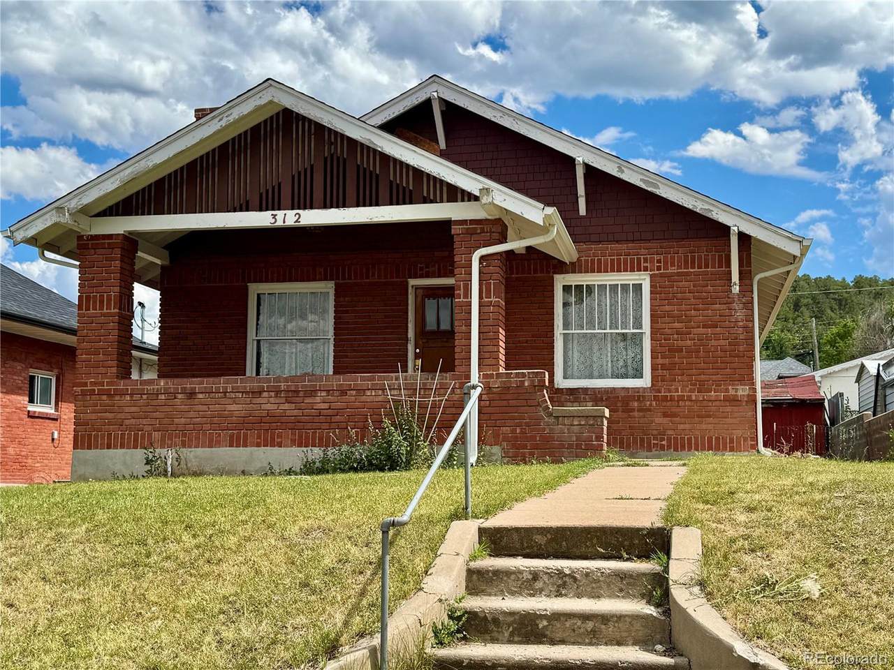312 6th St - Photo 1