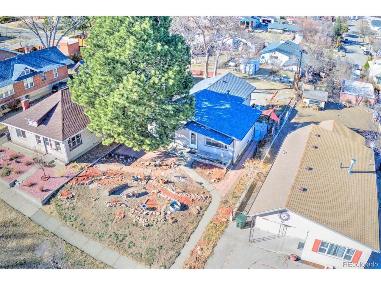 825 Kansas Ave - Photo 1