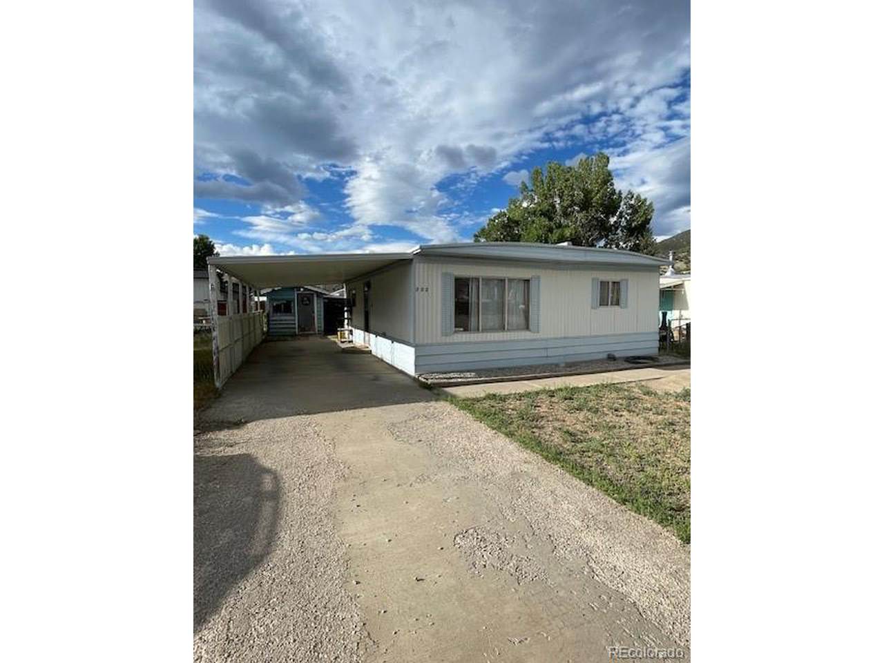 732 Nicholls Ave - Photo 1