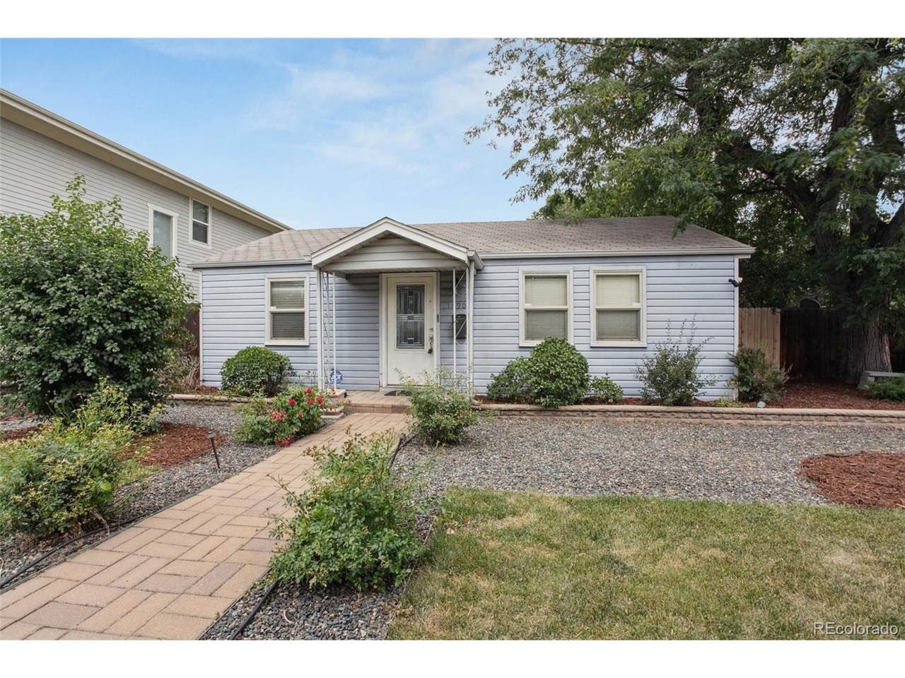 1690 Elizabeth St - Photo 1