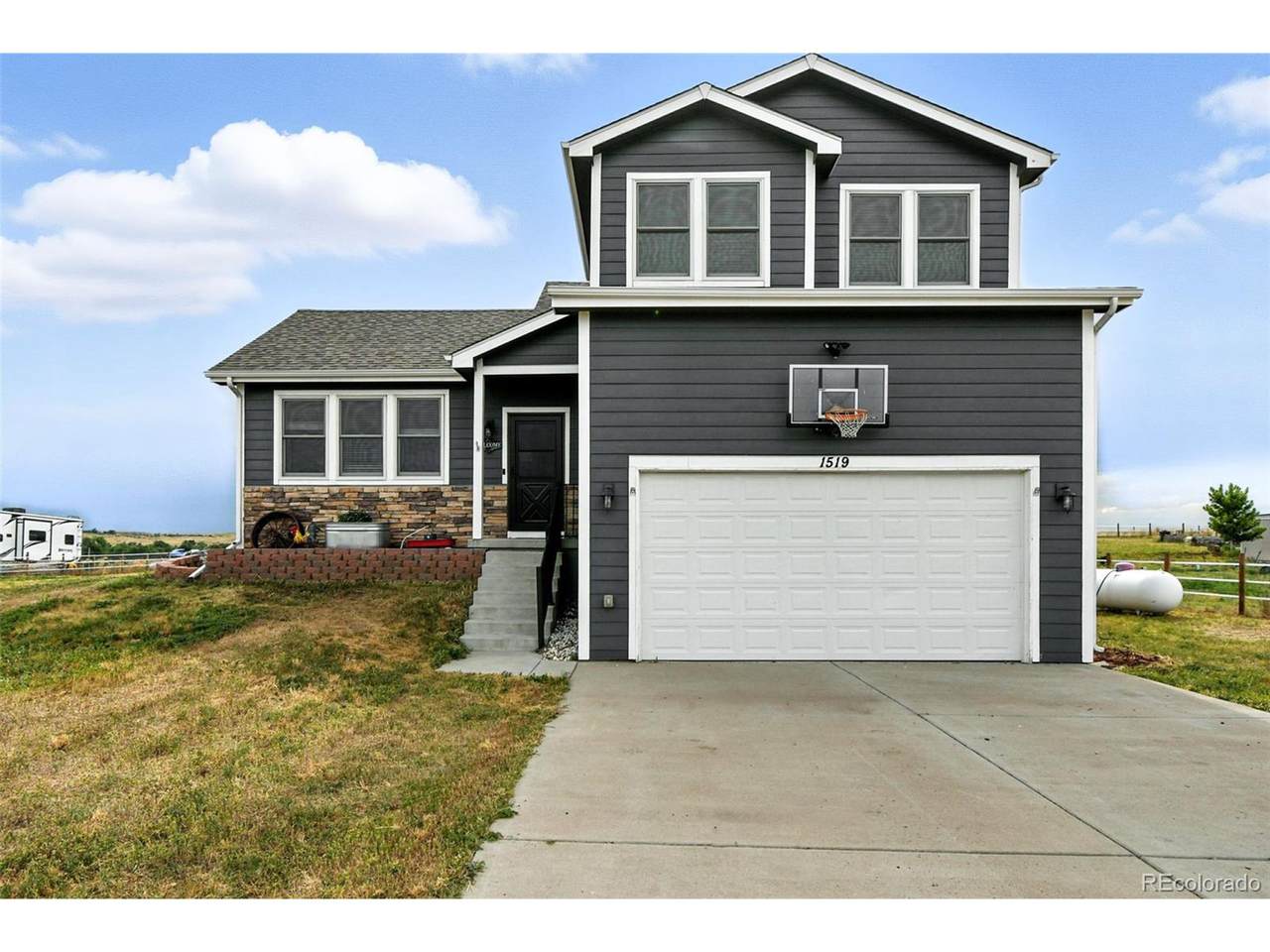 1519 4th Ave - Photo 1