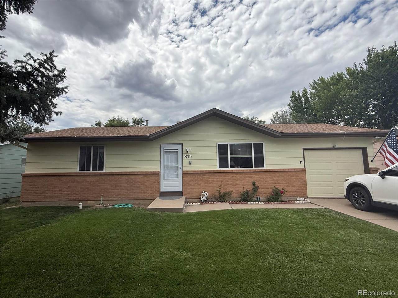 815 Della Vista Ln - Photo 1