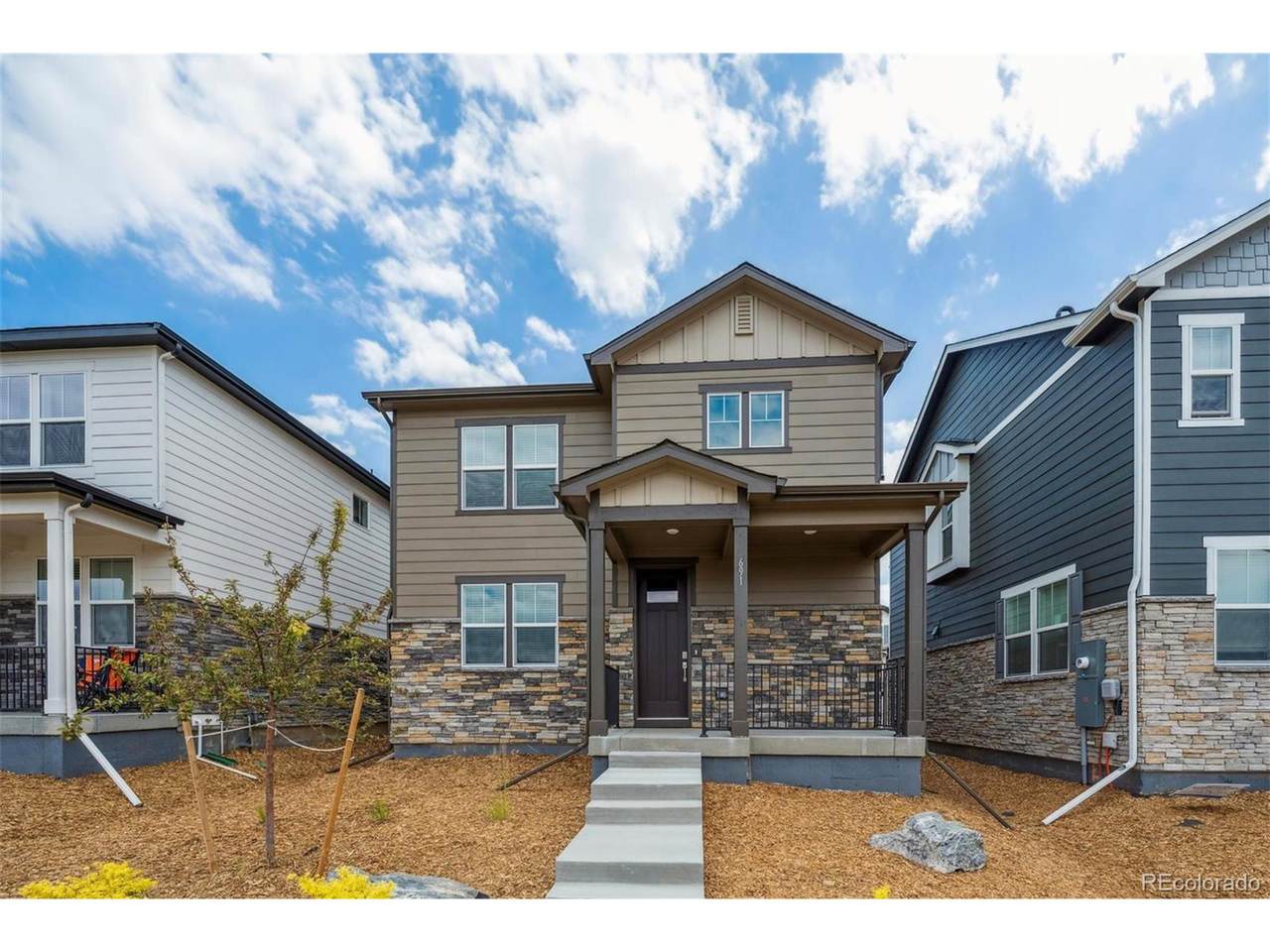 671 Tempe St - Photo 1