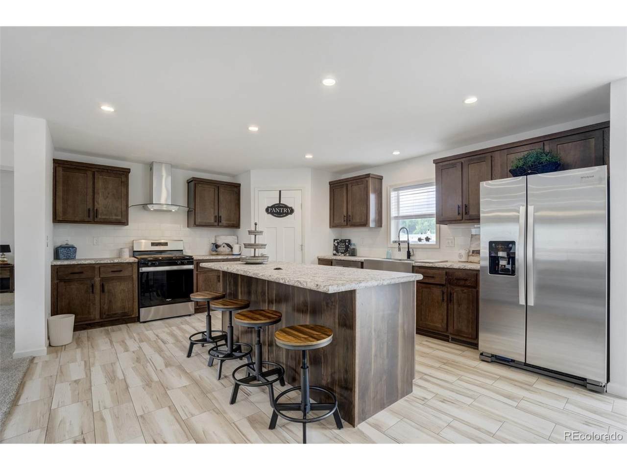 304 8th St - Photo 1
