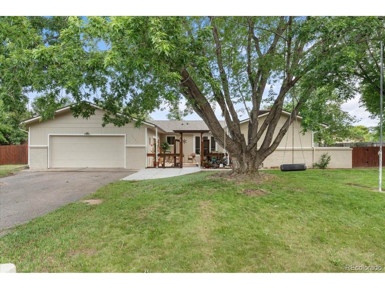 3421 Surrey Ln - Photo 1