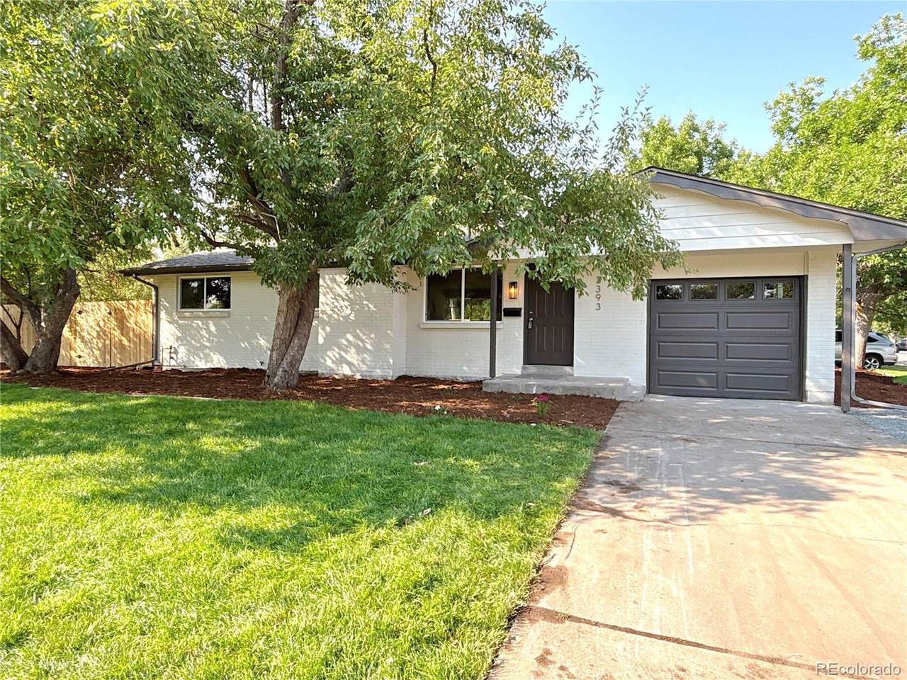2393 23rd Cir - Photo 1