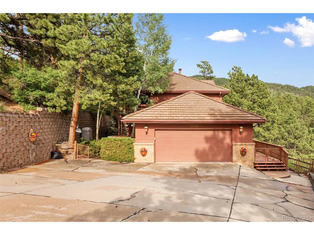 1130 Kings Crown Rd - Photo 1